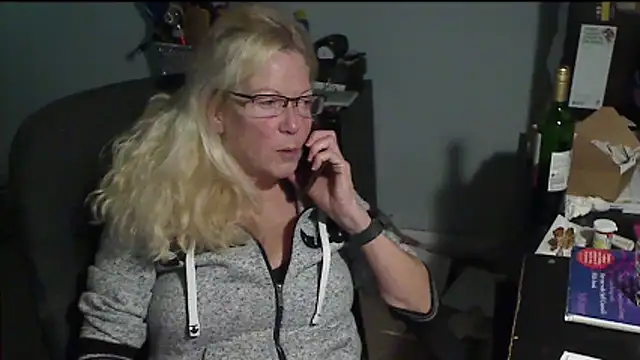 XTRAHORNYONE online show from 11.26.25