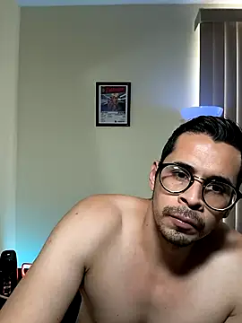 Snapshot of towers_j chatting on 11.11.25 towers j online show from 11.11.25