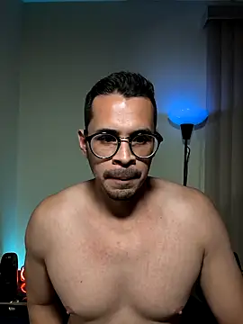 Snapshot of towers_j chatting on 11.18.25 towers j online show from 11.18.25