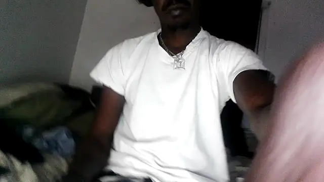 Snapshot of RinsingWood84 chatting on 01.06.25 RinsingWood84 online show from 01.06.25