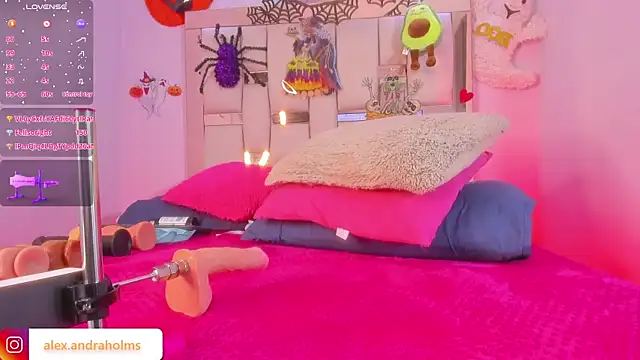 Snapshot of lysa_thomas chatting on 10.31.25 lysa thomas online show from 10.31.25