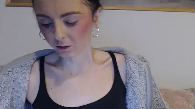 Snapshot of cleophee chatting on 02.19.26 cleophee online show from 02.19.26