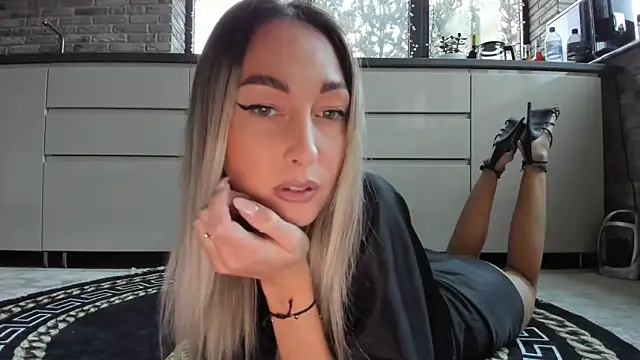 StarryHanna online show from 10.26.25