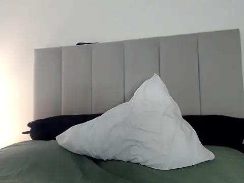 Aleska  Bell online show from 12.13.25