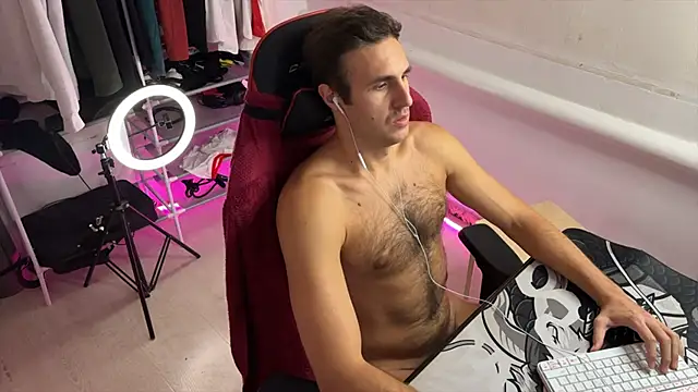 Raamoss online show from 10.15.25