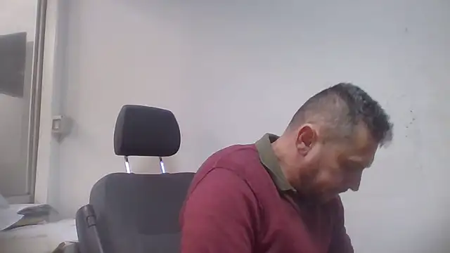 Snapshot of rabyto2 chatting on 12.28.24 rabyto2 online show from 12.28.24