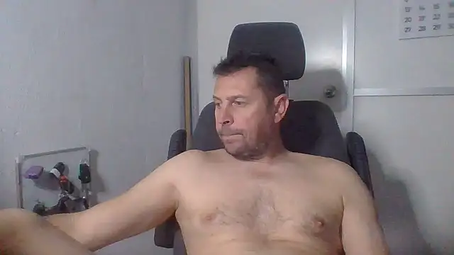 Snapshot of rabyto2 chatting on 10.26.25 rabyto2 online show from 10.26.25