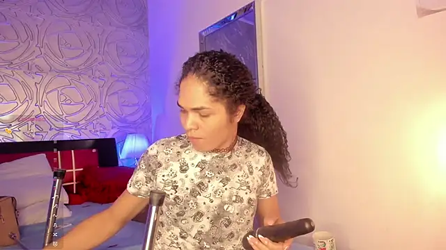 vennus1  online show from 02.21.25