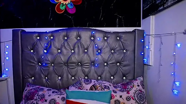 LAILAGUMMY online show from 02.15.25