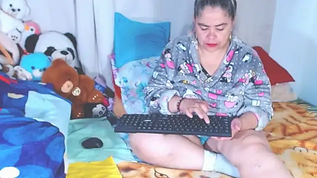 estrellita fugaz16x online show from 10.02.25