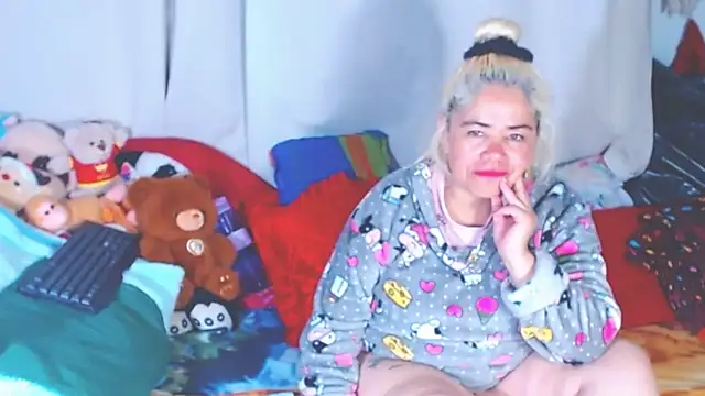 estrellita fugaz16x online show from 12.05.25