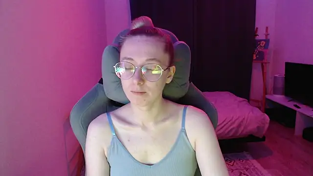 AnabelFrel online show from 10.26.25