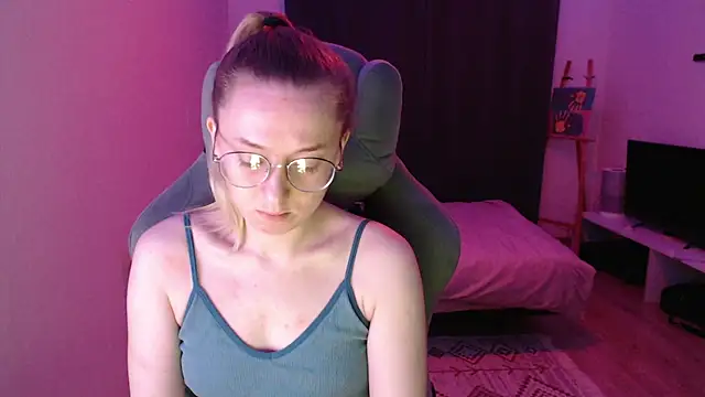 AnabelFrel online show from 12.18.25