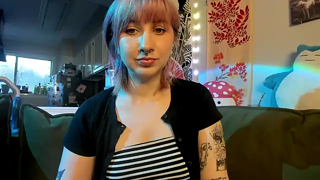 Snapshot of LedaBun chatting on 02.27.26 LedaBun online show from 02.27.26