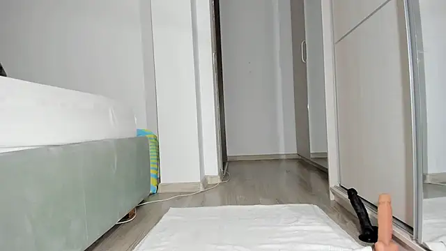 AnneQueen online show from 10.08.25