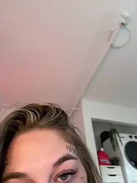 chloetease online show from 12.04.24