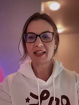 MaiseKnox online show from 12.29.24