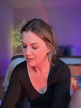 MaiseKnox online show from 02.11.25