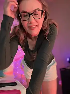 MaiseKnox online show from 03.06.25