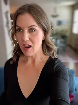 MaiseKnox online show from 04.04.26