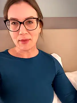 MaiseKnox online show from 05.11.26