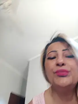 Snapshot of vivifernades chatting on 11.10.25 vivifernades online show from 11.10.25