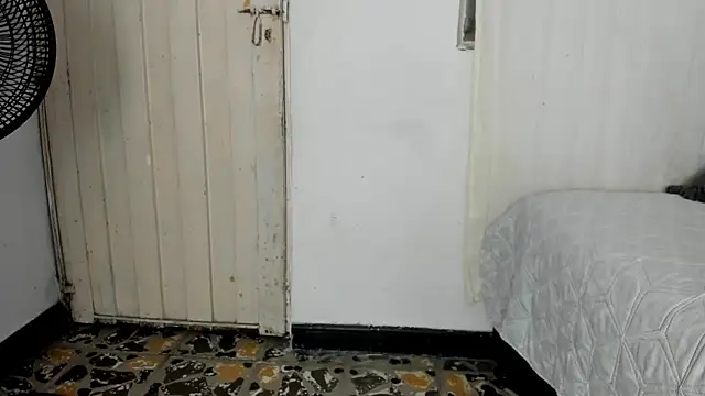 BlowMommy  online show from 03.04.25