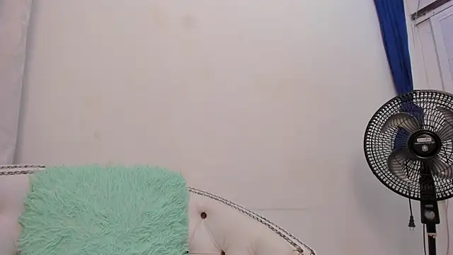 BlowMommy  online show from 03.18.25