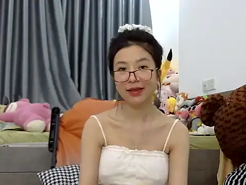 Snapshot of Cute_Ruby01 chatting on 12.03.24 Cute Ruby01 online show from 12.03.24