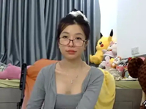 Snapshot of Cute_Ruby01 chatting on 12.06.24 Cute Ruby01 online show from 12.06.24