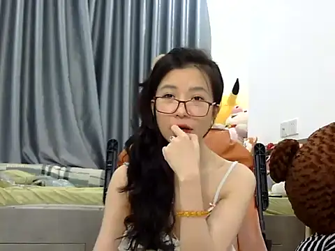 Snapshot of Cute_Ruby01 chatting on 12.19.24 Cute Ruby01 online show from 12.19.24