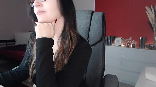 Alina Lamour online show from 10.27.25