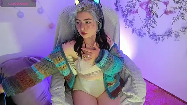 Snapshot of Sammysammy_ chatting on 03.18.25 Sammysammy online show from 03.18.25