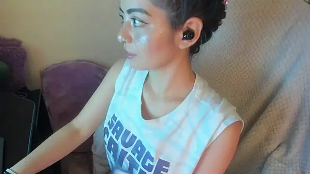 Snapshot of Sammysammy_ chatting on 11.19.25 Sammysammy online show from 11.19.25