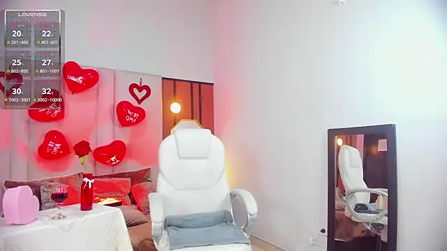 GraceElizabeth  online show from 02.14.25