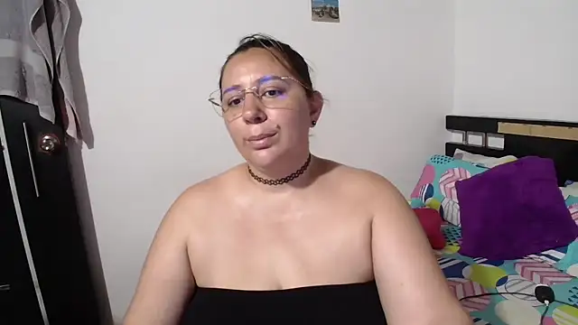 Snapshot of sexxy_ticki chatting on 09.17.25 sexxy ticki online show from 09.17.25