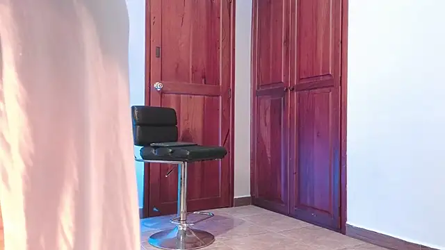 AGATHAA WHITE online show from 11.21.25