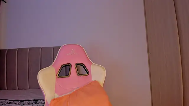 isa bunny online show from 09.23.25