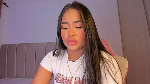 isa bunny online show from 10.25.25