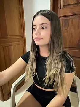 Snapshot of Miss_valeriaa chatting on 12.13.24 Miss valeriaa online show from 12.13.24