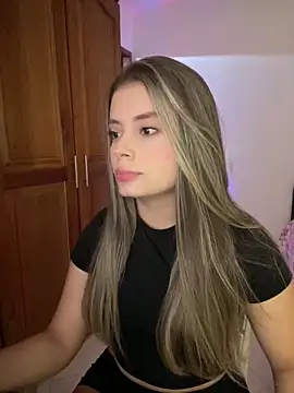 Snapshot of Miss_valeriaa chatting on 03.21.25 Miss valeriaa online show from 03.21.25