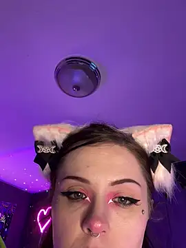 Snapshot of BlaizeyBBy chatting on 03.01.25 BlaizeyBBy online show from 03.01.25