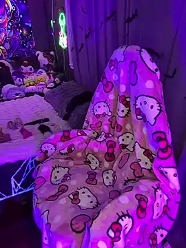 Snapshot of BlaizeyBBy chatting on 03.11.25 BlaizeyBBy online show from 03.11.25