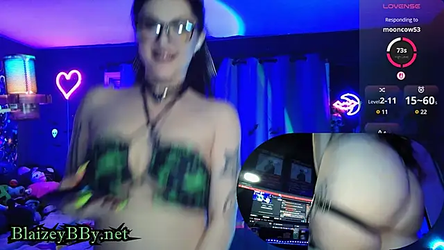 Snapshot of BlaizeyBBy chatting on 03.22.25 BlaizeyBBy online show from 03.22.25