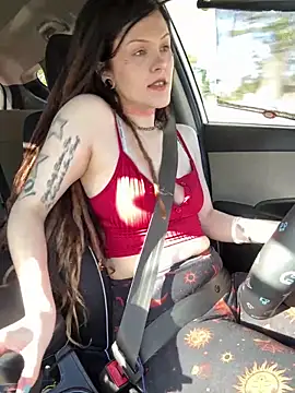 Snapshot of BlaizeyBBy chatting on 09.22.25 BlaizeyBBy online show from 09.22.25