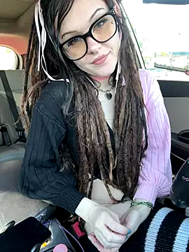 Snapshot of BlaizeyBBy chatting on 09.23.25 BlaizeyBBy online show from 09.23.25