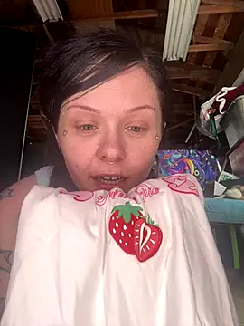 Snapshot of BlaizeyBBy chatting on 09.24.25 BlaizeyBBy online show from 09.24.25