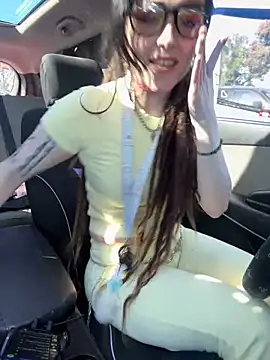 Snapshot of BlaizeyBBy chatting on 10.07.25 BlaizeyBBy online show from 10.07.25