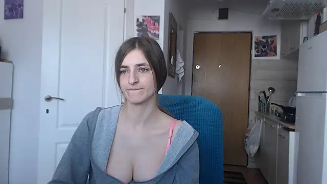 Snapshot of simyhvn chatting on 02.25.25 simyhvn online show from 02.25.25