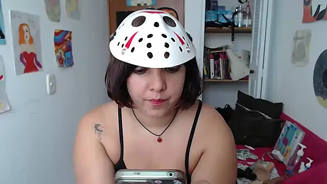 soynanabela28 online show from 10.31.25